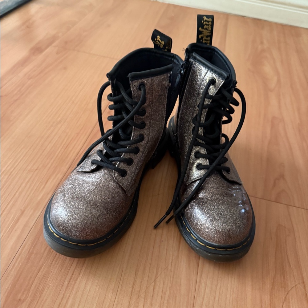 Dr. Martens Kids Boots in Shimmering Bronze/ brand new never worn